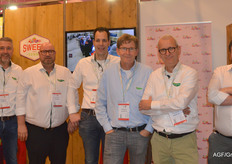 Het zachtfruitteam van The Greenery had ten tijde van deze foto de eerste beursdag er bijna opzitten. Op de foto: Rob van der Weele, Marin Robbertsen, Arno Renne, Klaas de Jager, Johan de Jongh en Sjraar Hulsman